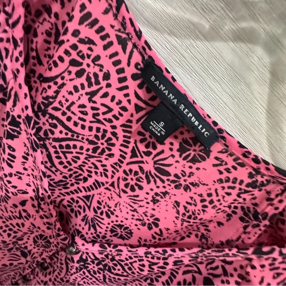 Banana republic pink printed flounce/ peplum top ❤️ - Picture 6 of 7